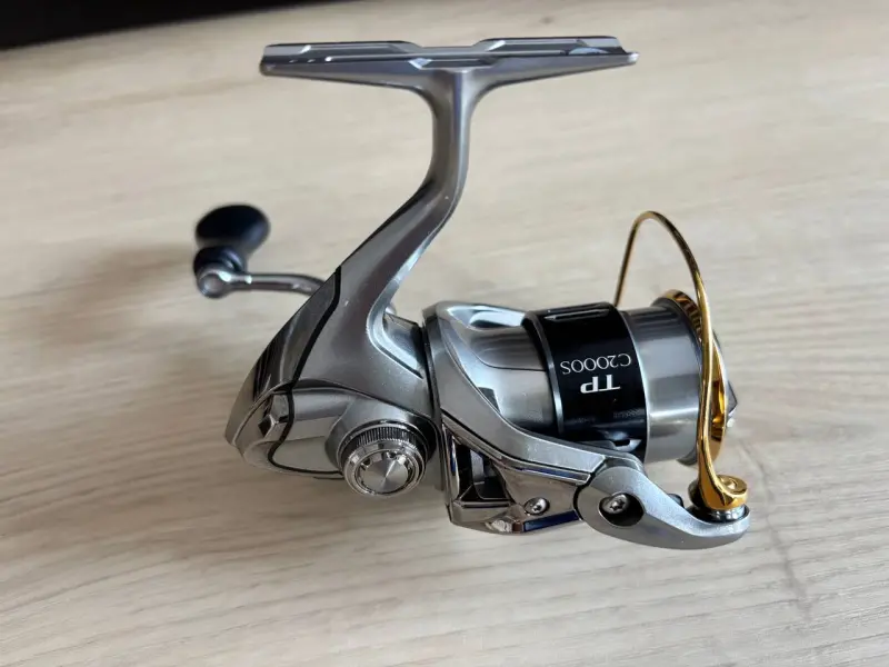 Котушка Shimano Twin Power C2000S