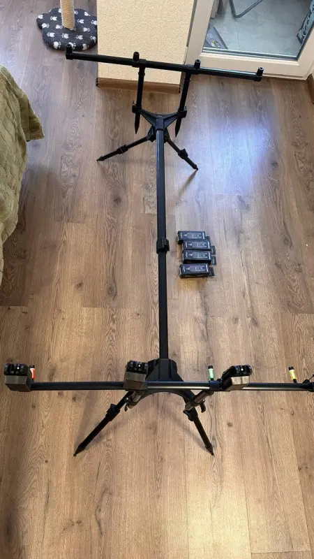 Род-под Carp Pro Tork 4rods з сигналізаторами та свінгерами
